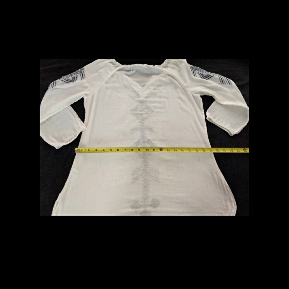 ☮️White blue Embroidery detailing top🌼 - Picture 5 of 7